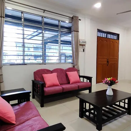 Tar2 @One Homestay, 4 Bedrooms Sibu Exterior photo