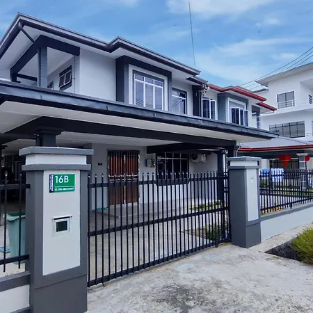 Tar2 @One Homestay, 4 Bedrooms Sibu Exterior photo